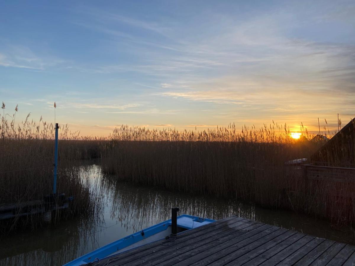 Seehuette Neusiedlersee - Pfahlbau Waterfront 1 رست المظهر الخارجي الصورة